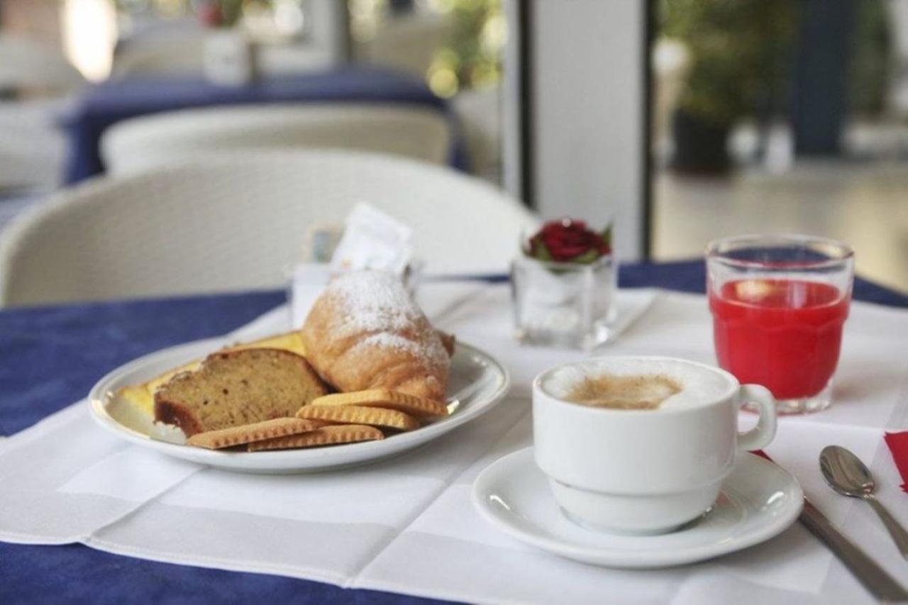 ダカール Les 5 Lanternes By Clara Bed & Breakfast エクステリア 写真
